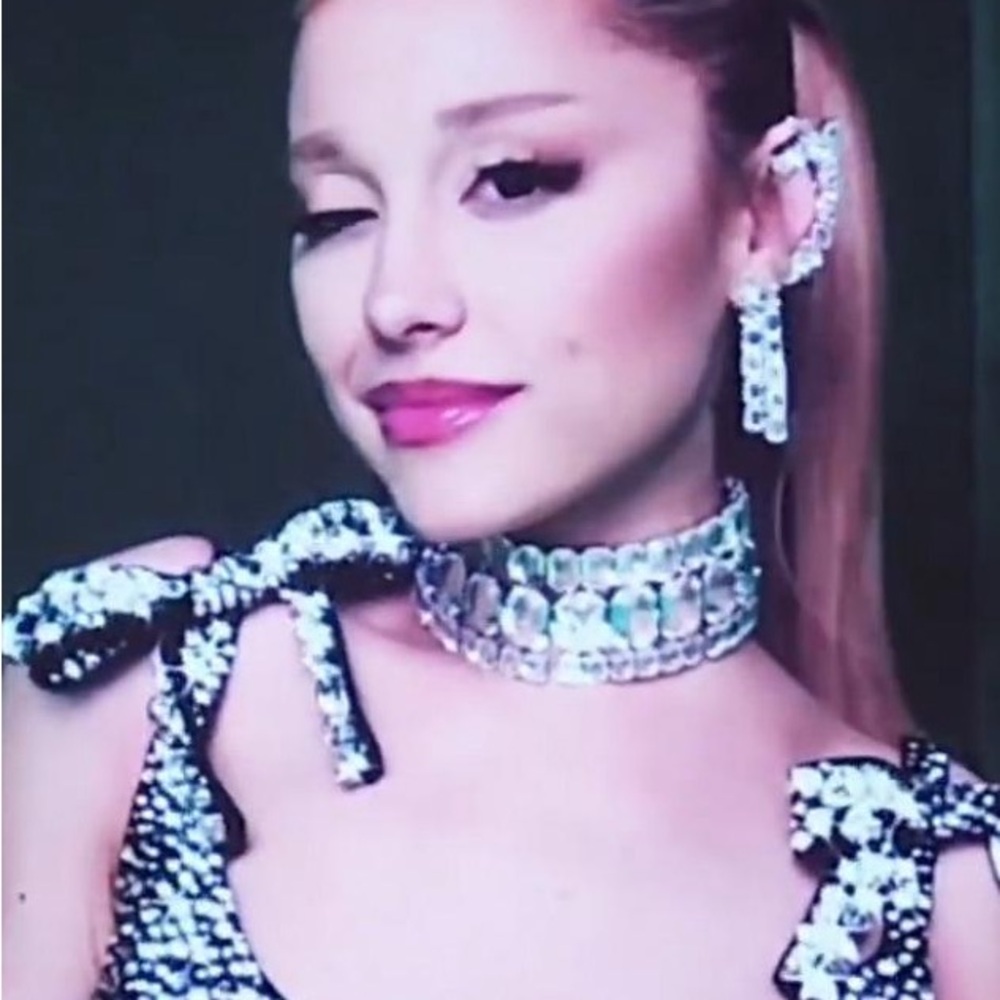 Authentic Swarovski Statement necklace Ariana grande,Kim K superb owl necklace. - Picture 9 of 16